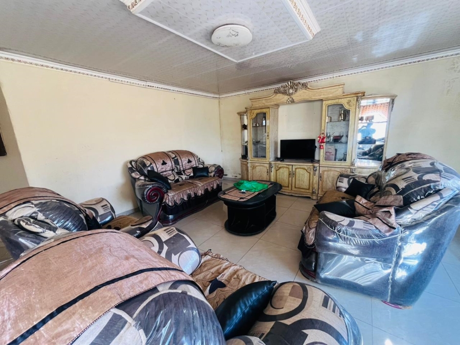 4 Bedroom Property for Sale in Grasslands Free State